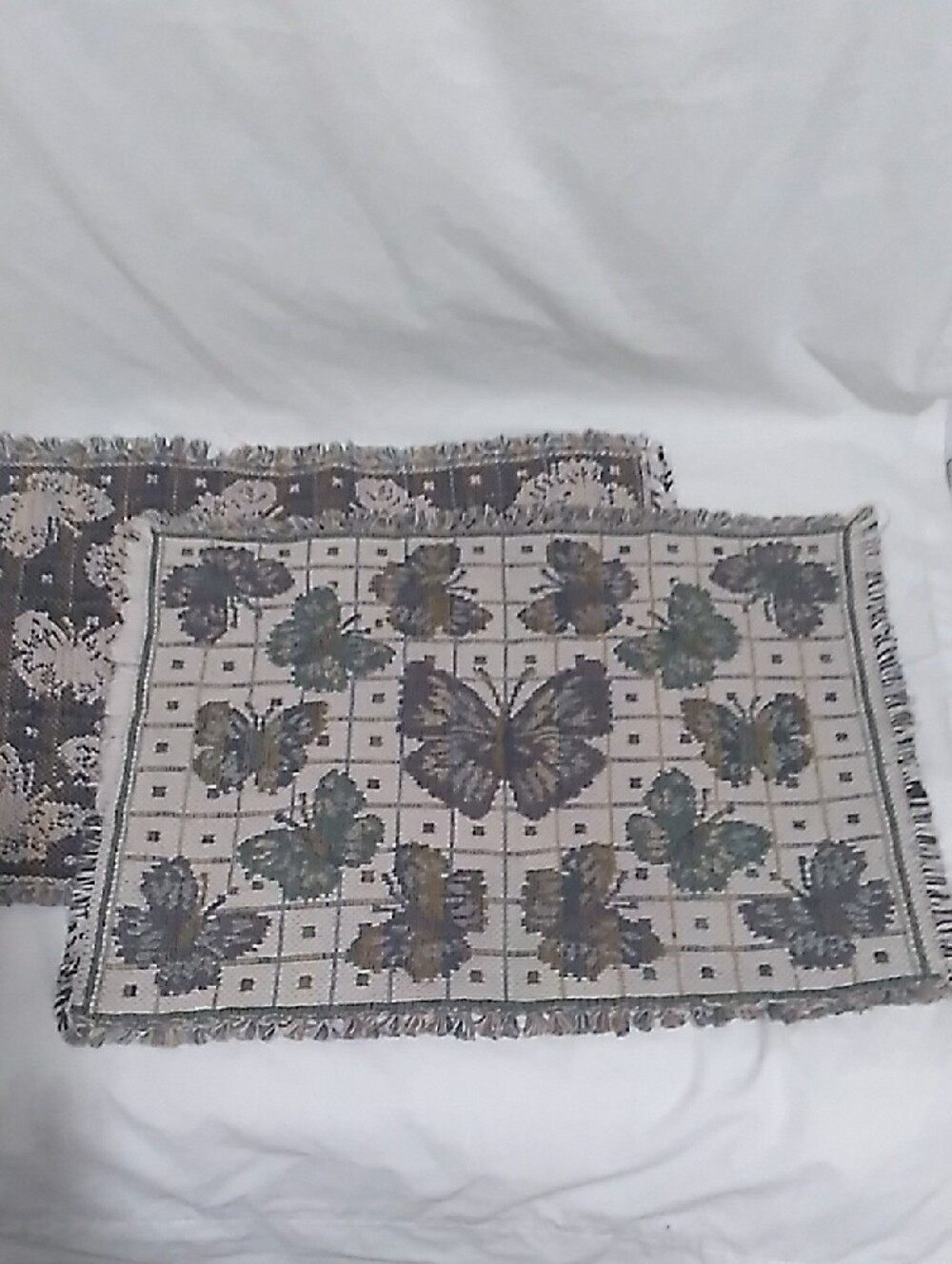 Vintage (2) Butterfly Woven Tapestry Fringed Place Mats (L1) - Picture 6 of 8